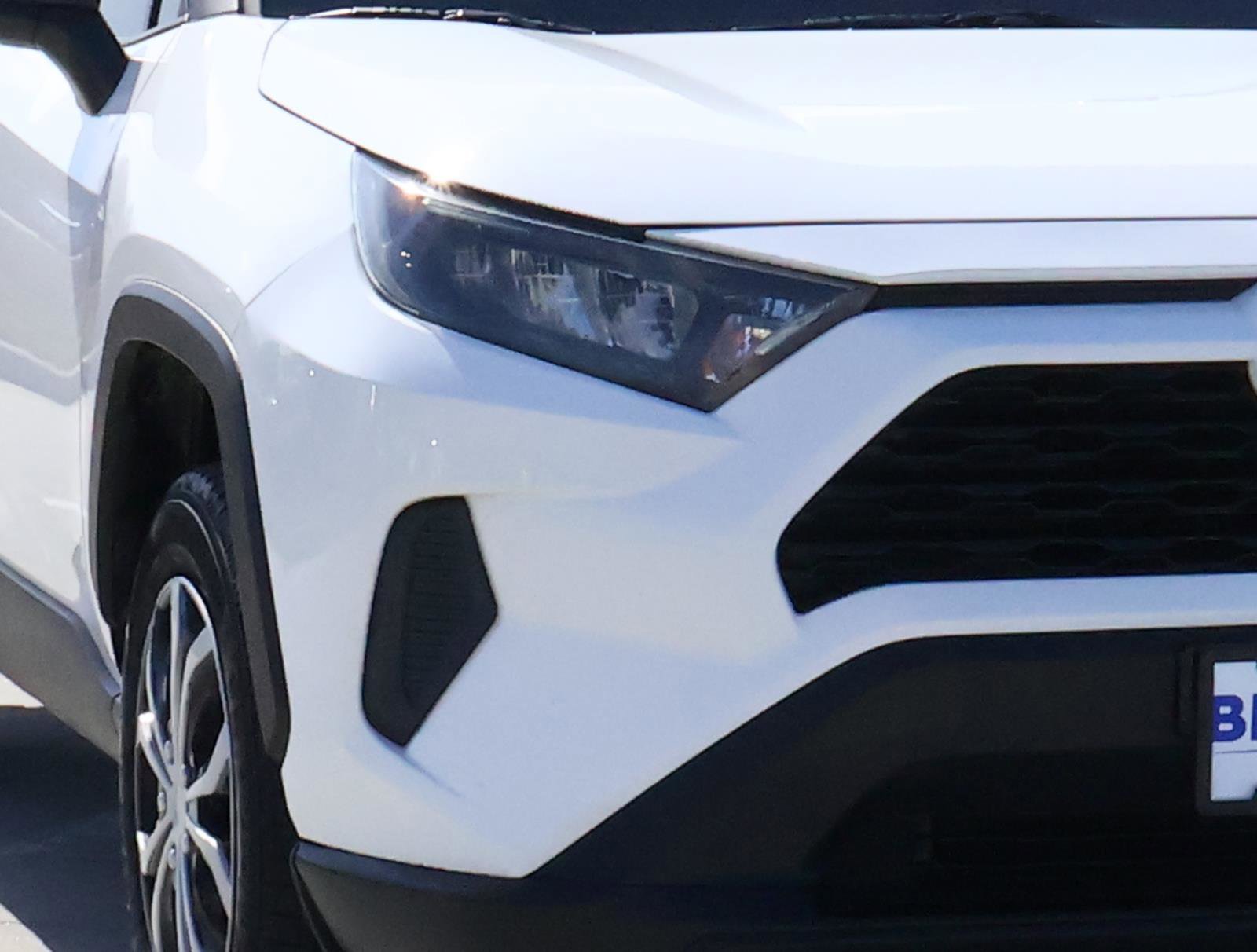 Used 2019 Toyota RAV4 LE image 8