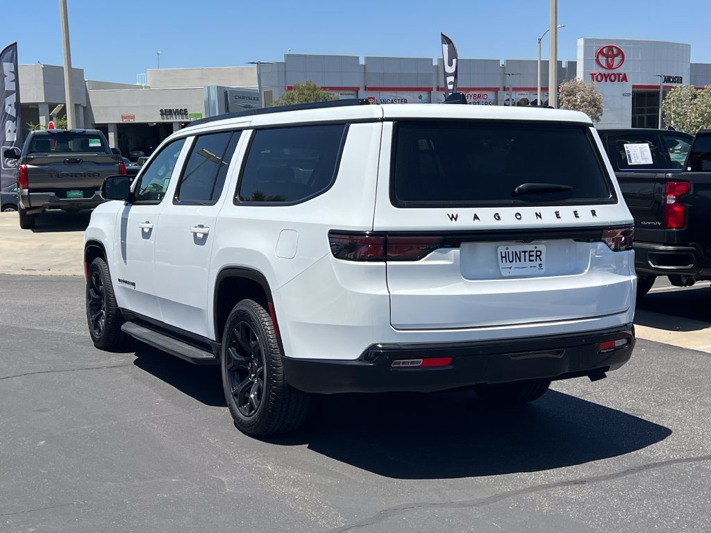 New 2025 Jeep Wagoneer L Series II AWD/4WD image 4