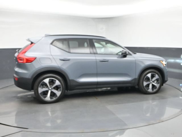 Used 2023 Volvo XC40 B5 Plus w/ Protection Package Premier AWD/4WD image 9