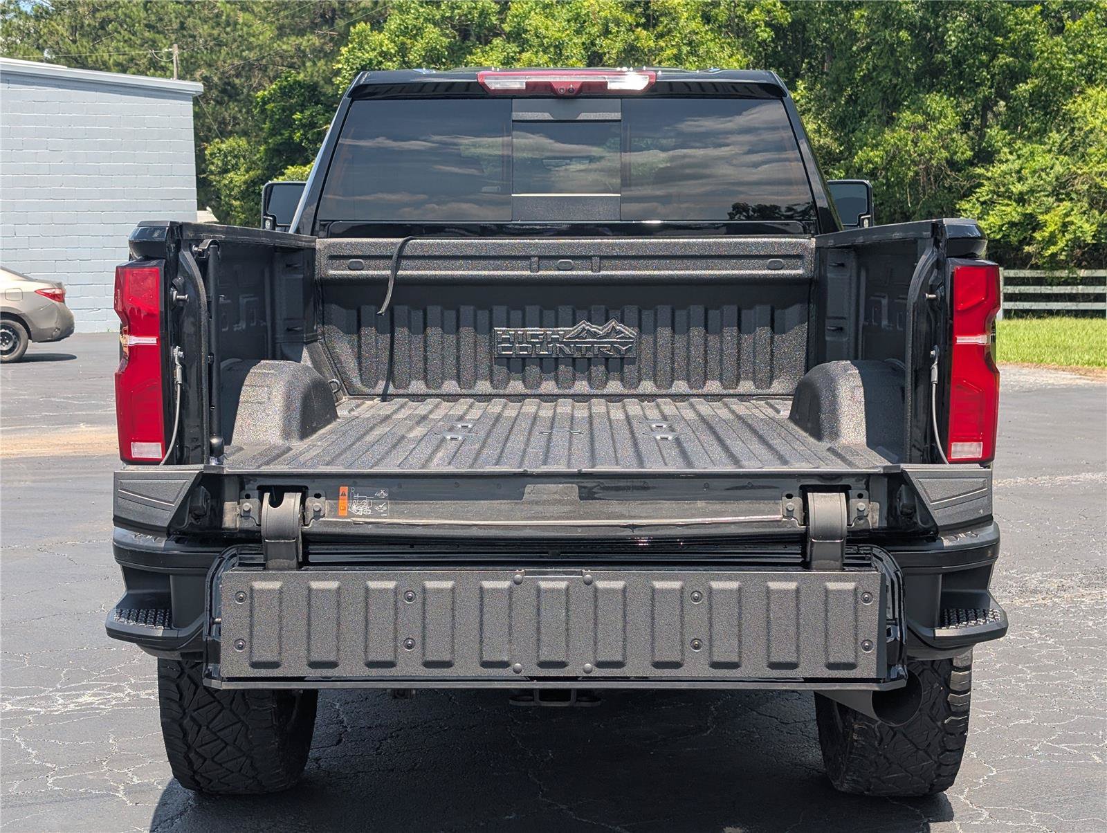 Used 2024 Chevrolet Silverado 2500 High Country w/ Technology Package AWD/4WD image 6