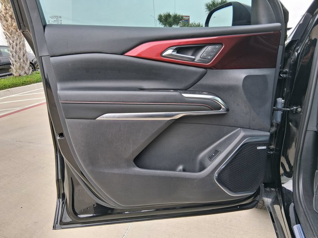 Used 2024 Chevrolet Traverse RS w/ LPO, Floor Liner Package FWD image 18
