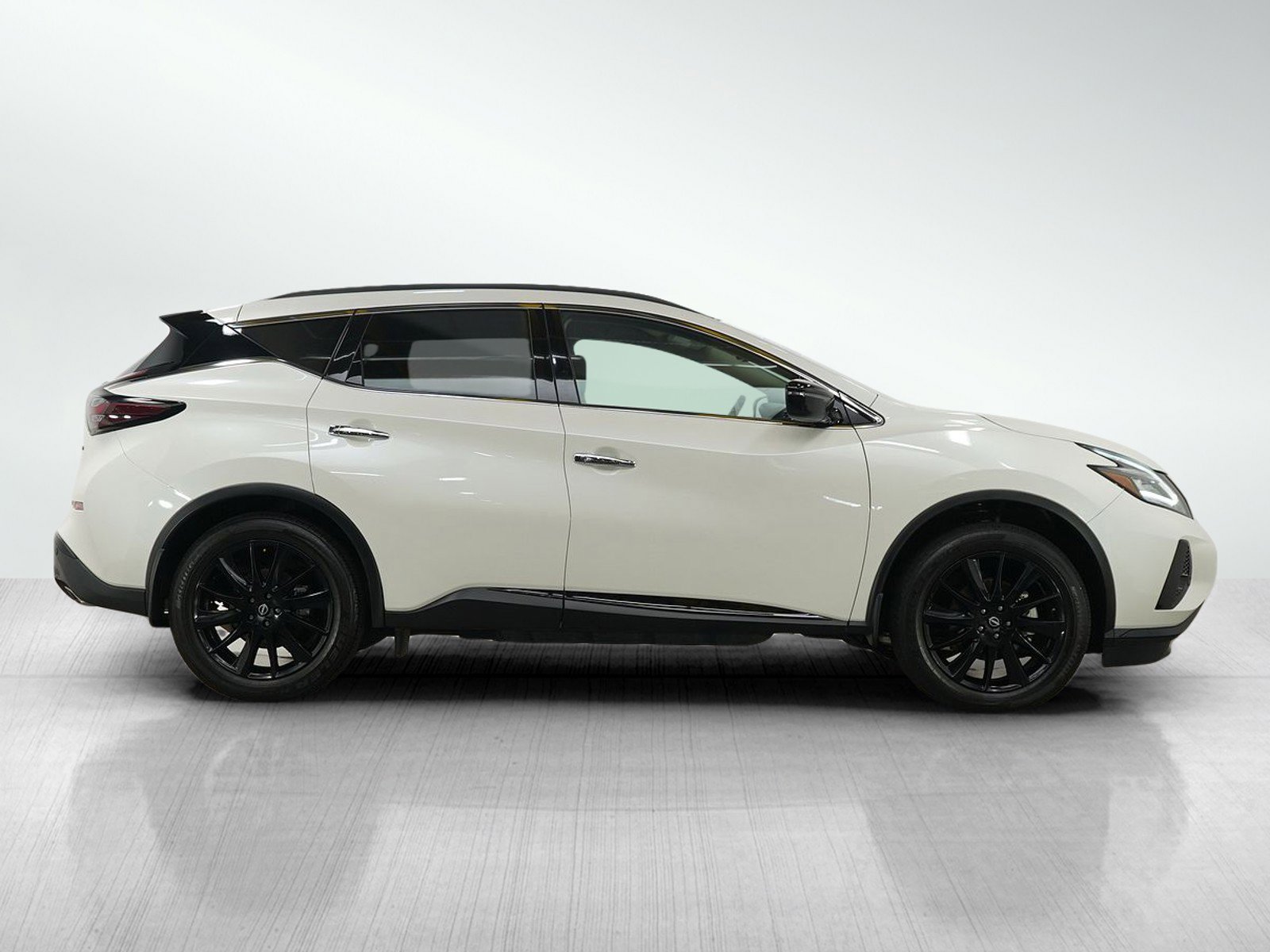 Used 2024 Nissan Murano SV w/ SV Midnight Edition Package image 6