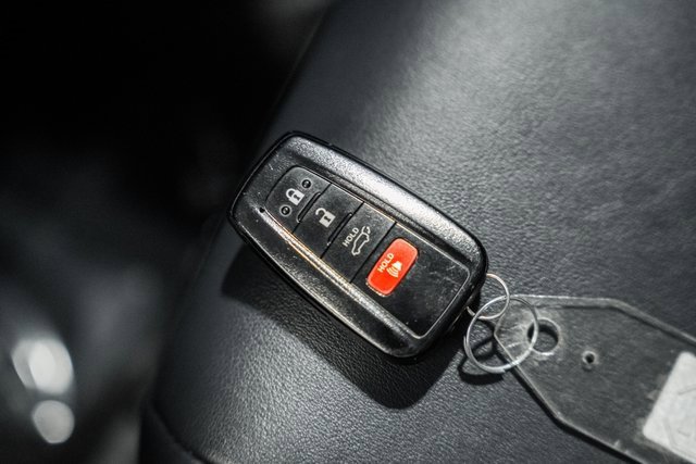 Used 2020 Toyota RAV4 XLE Premium image 45