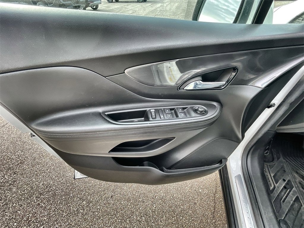 Used 2022 Buick Encore Preferred w/ Safety Package image 15