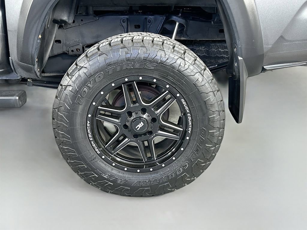 Used 2020 Toyota Tacoma TRD Off-Road AWD/4WD image 34