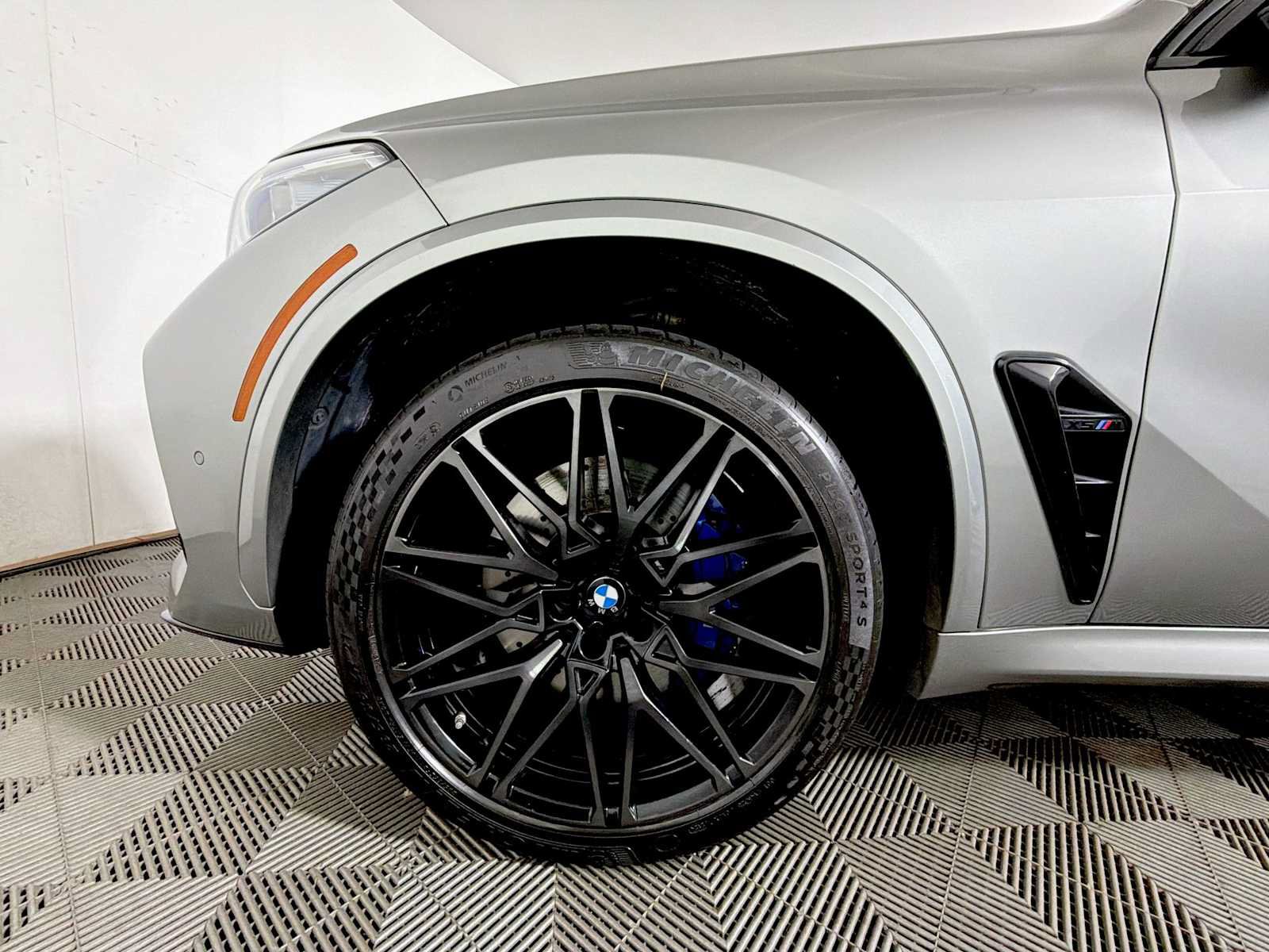 Used 2021 BMW X5 M w/ Competition Package AWD/4WD image 10
