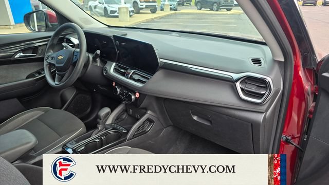 Used 2025 Chevrolet TrailBlazer LT AWD/4WD image 24