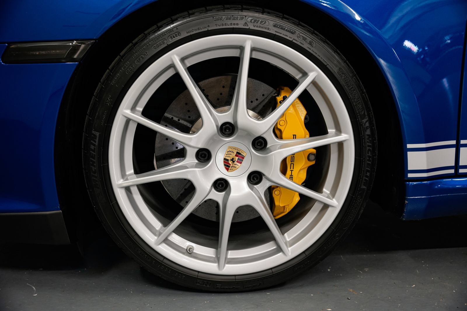 Used 2011 Porsche Boxster Spyder RWD image 42