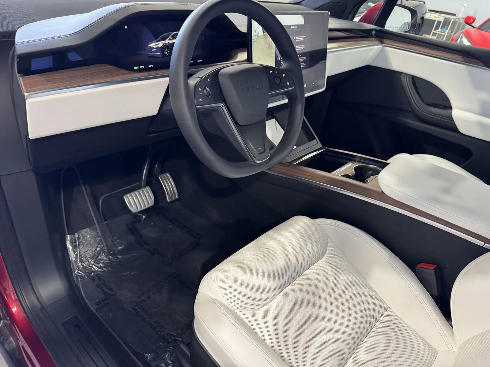 Used 2025 Tesla Model X image 16