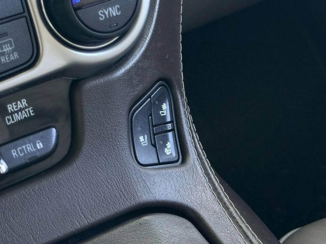 Used 2017 Chevrolet Tahoe Premier AWD/4WD image 36