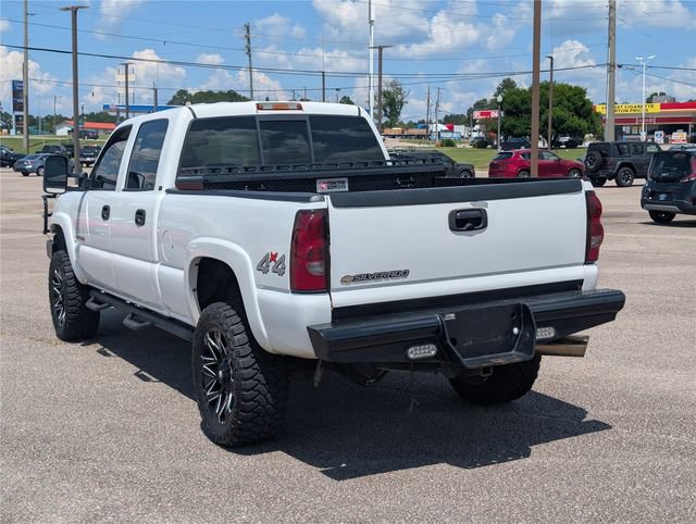 Used 2006 Chevrolet Silverado 2500 LT w/ Onstar Plus Package AWD/4WD image 8