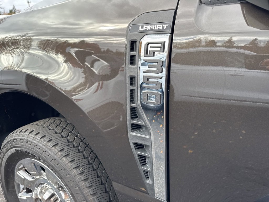 Used 2024 Ford F350 Lariat image 12