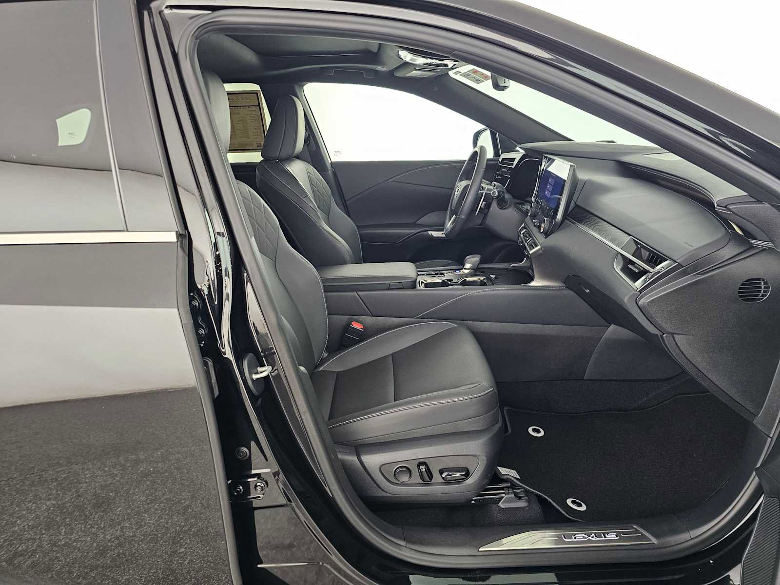 Certified 2025 Lexus RX 350h w/ Convenience Package image 10