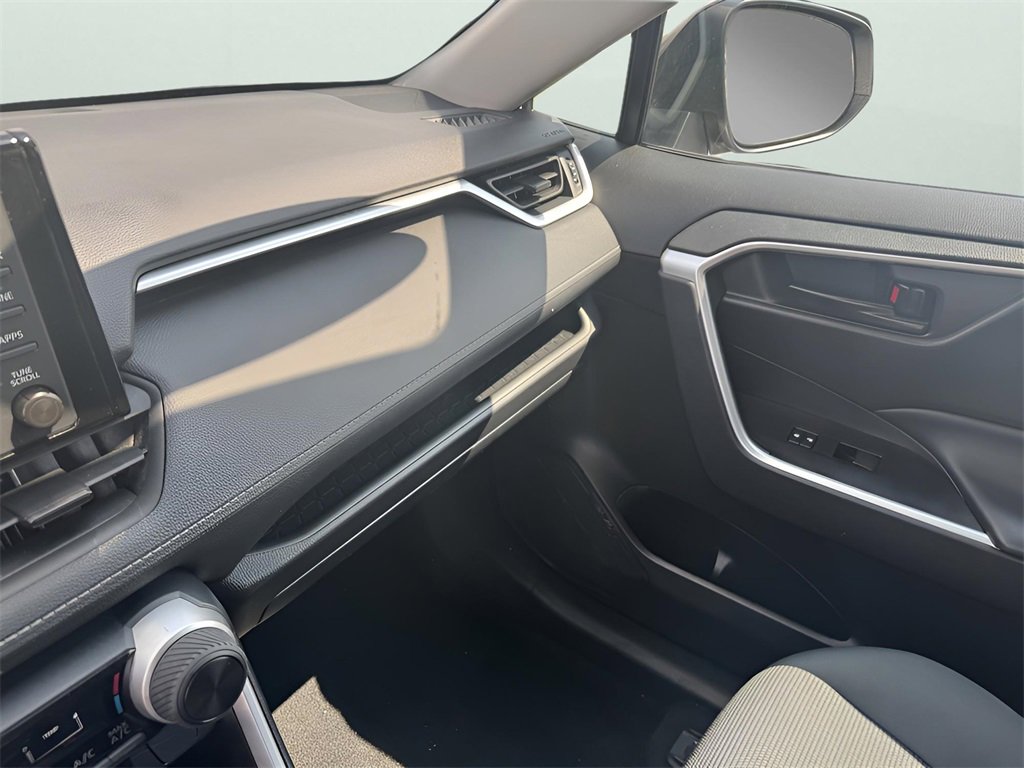 Used 2022 Toyota RAV4 LE image 37