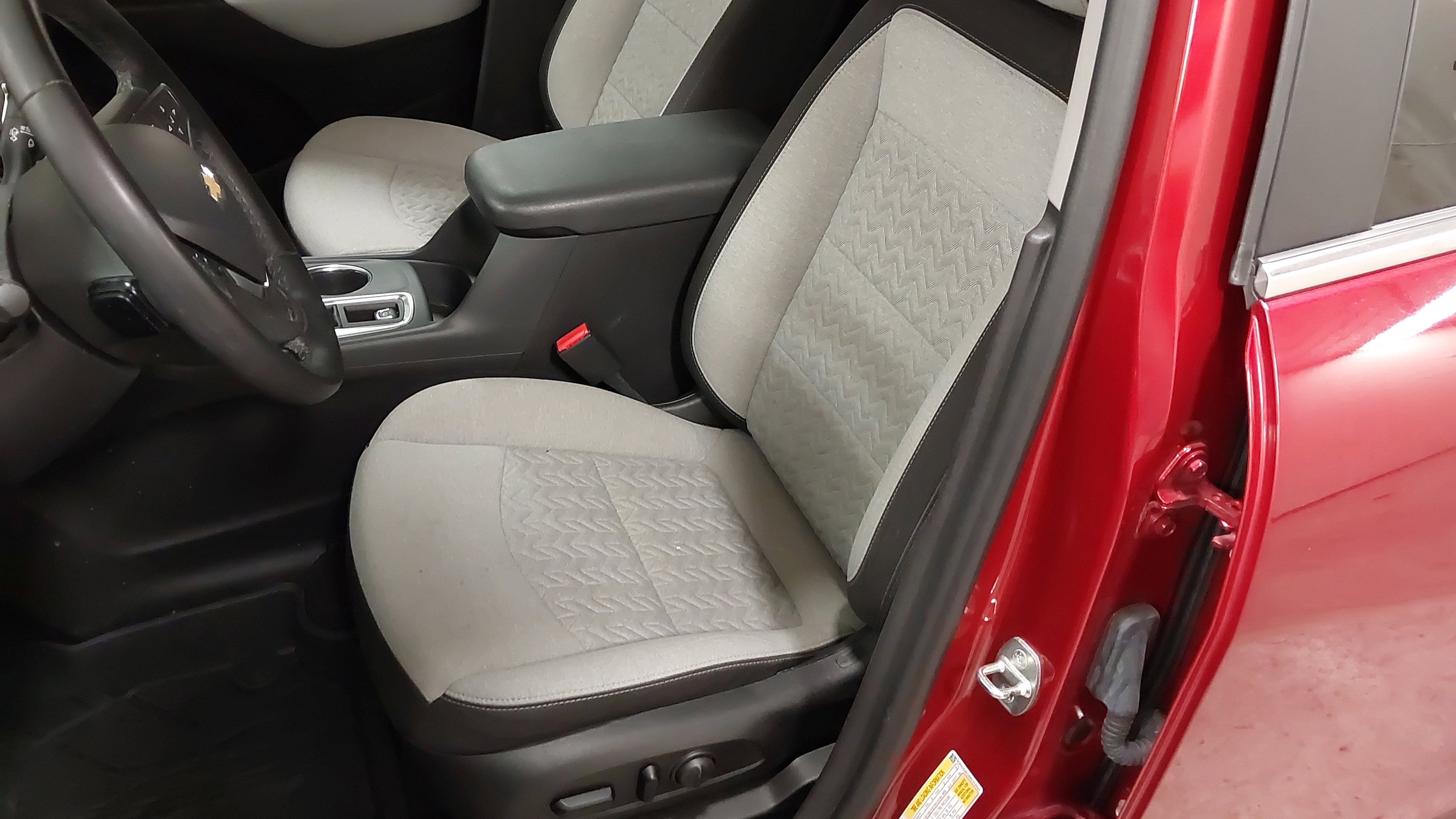 Used 2024 Chevrolet Equinox LT w/ LPO, Floor Liner Package image 22
