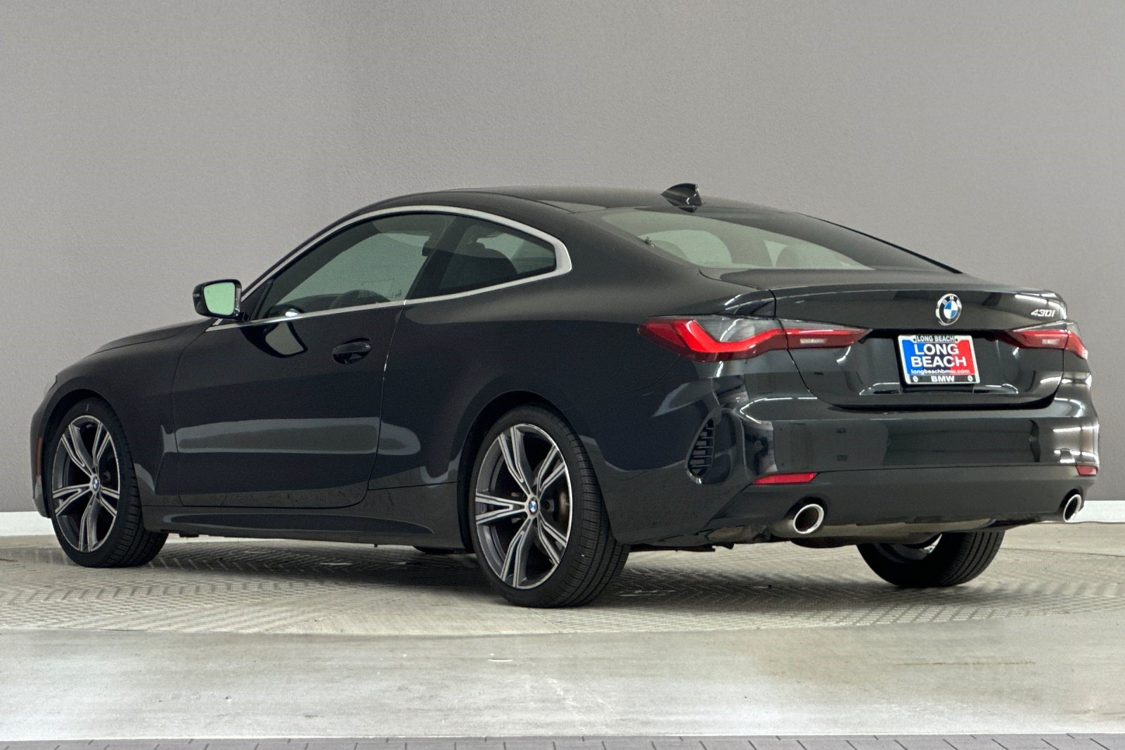 Used 2022 BMW 430i Coupe w/ Convenience Package RWD image 3