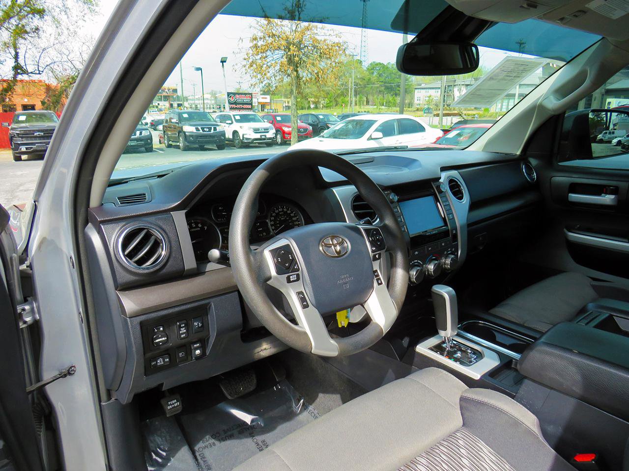 Used 2019 Toyota Tundra SR5 w/ SR5 Upgrade Package image 15