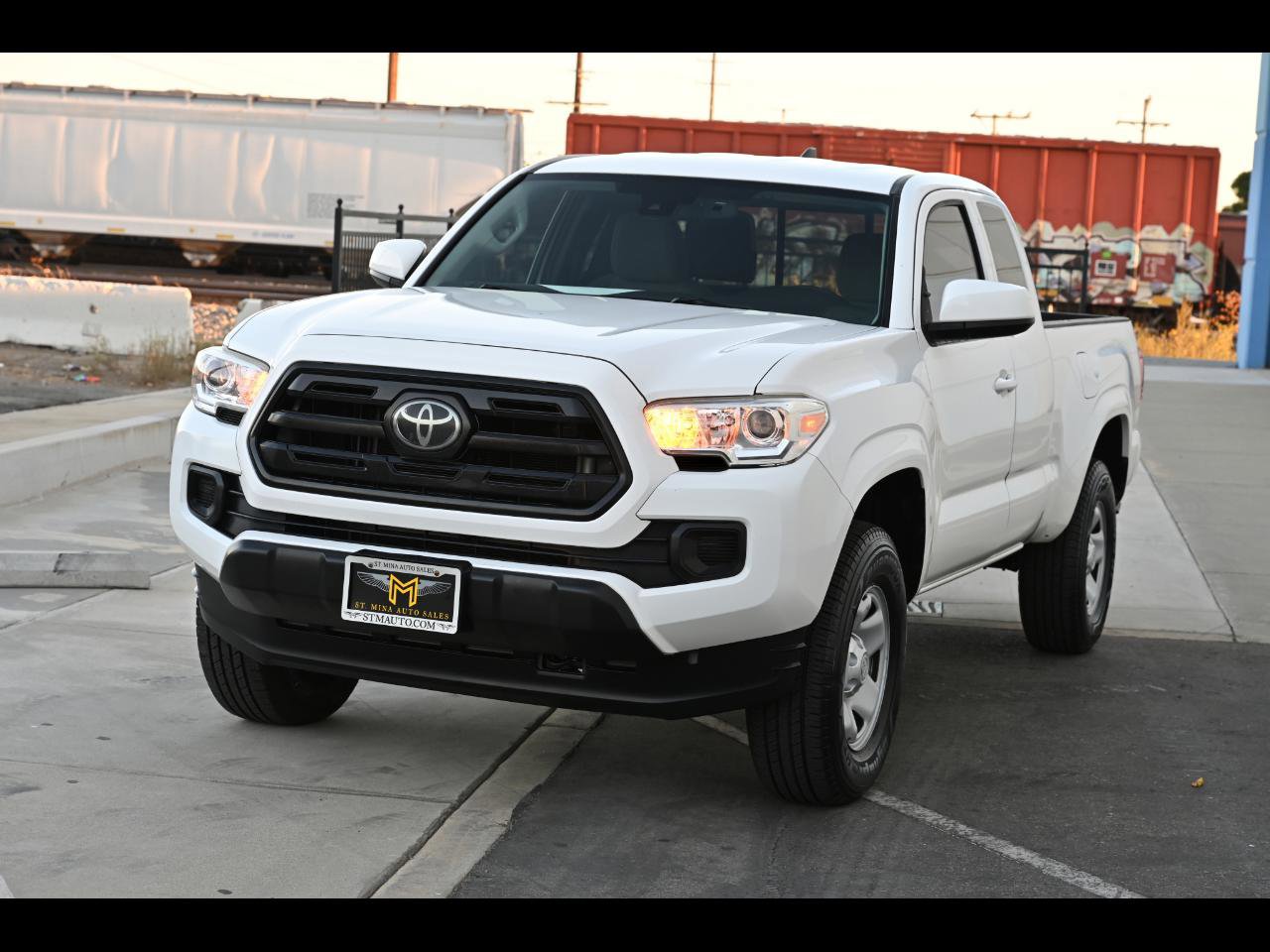 Used 2018 Toyota Tacoma 2WD Access Cab image 1
