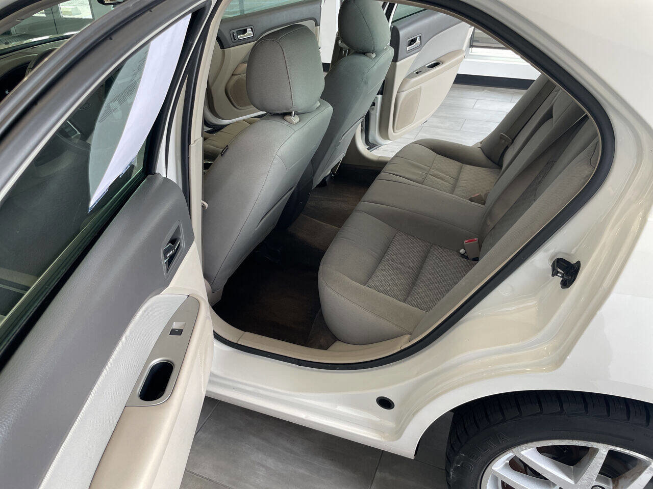 Used 2012 Ford Fusion SEL image 22