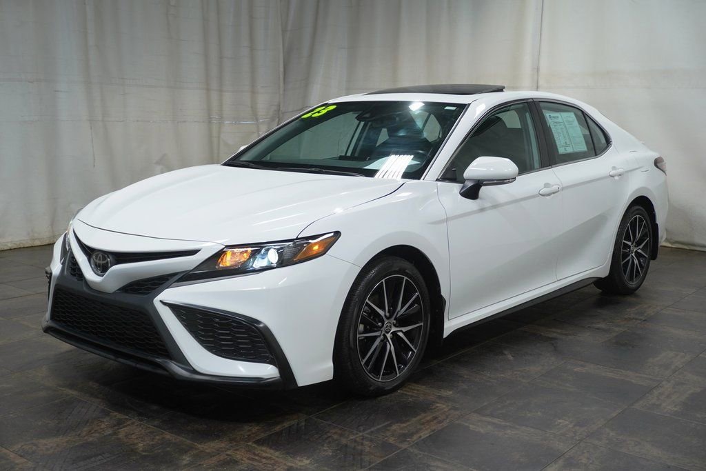 Used 2023 Toyota Camry SE w/ Convenience Package image 2
