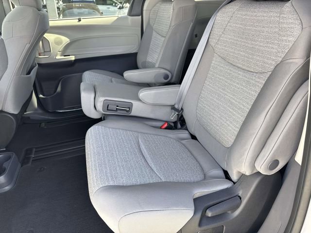 Used 2022 Toyota Sienna LE image 15