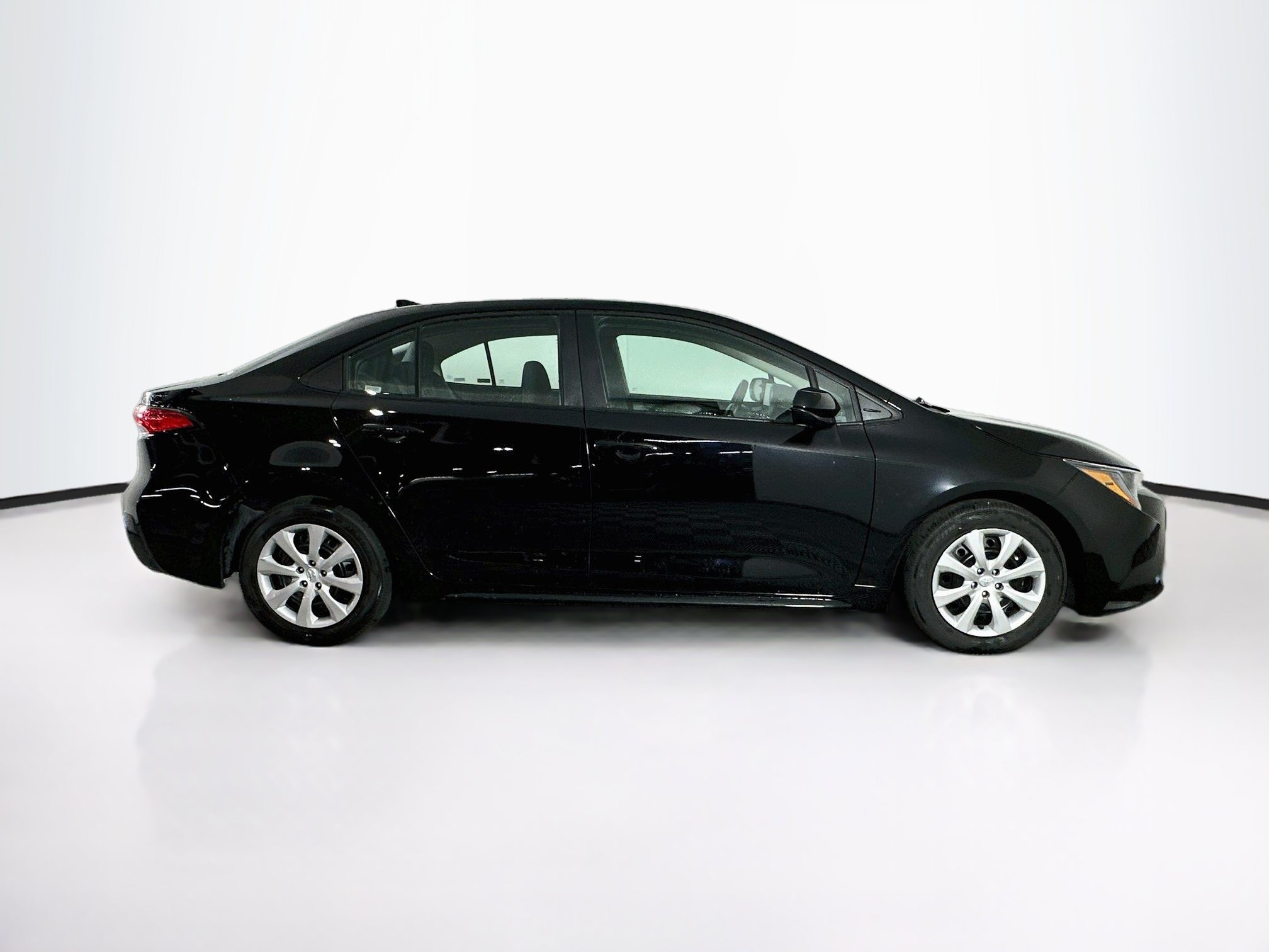Used 2026 Toyota Corolla LE FWD image 10