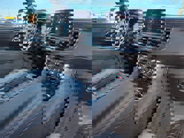 Used 2022 GMC Yukon SLT w/ SLT Luxury Package image 20