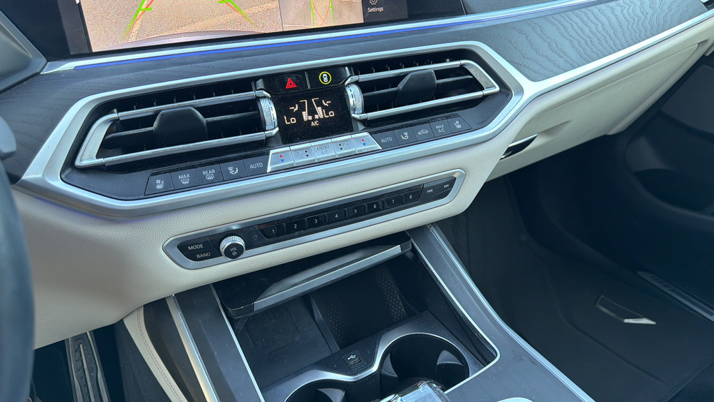 Used 2022 BMW X7 xDrive40i w/ M Sport Package AWD/4WD image 24