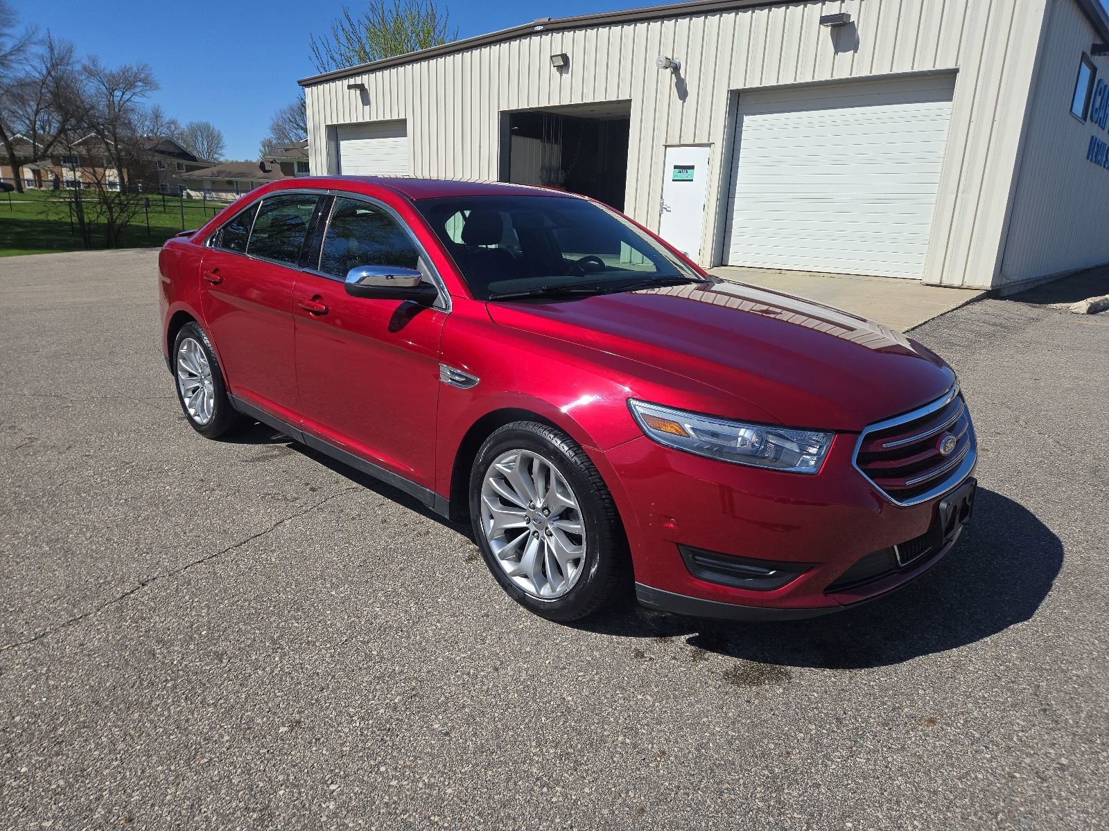 Used 2013 Ford Taurus Limited FWD image 7