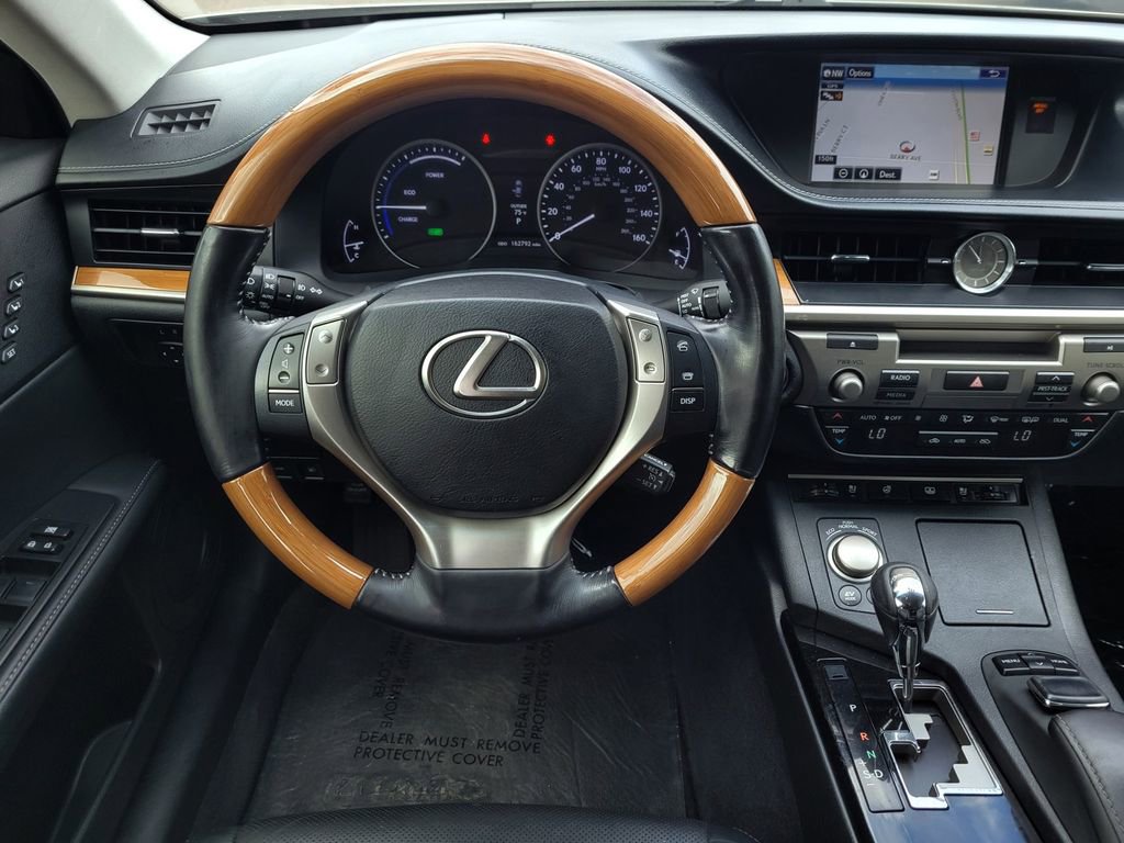 Used 2015 Lexus ES 300h w/ Navigation System Package image 14