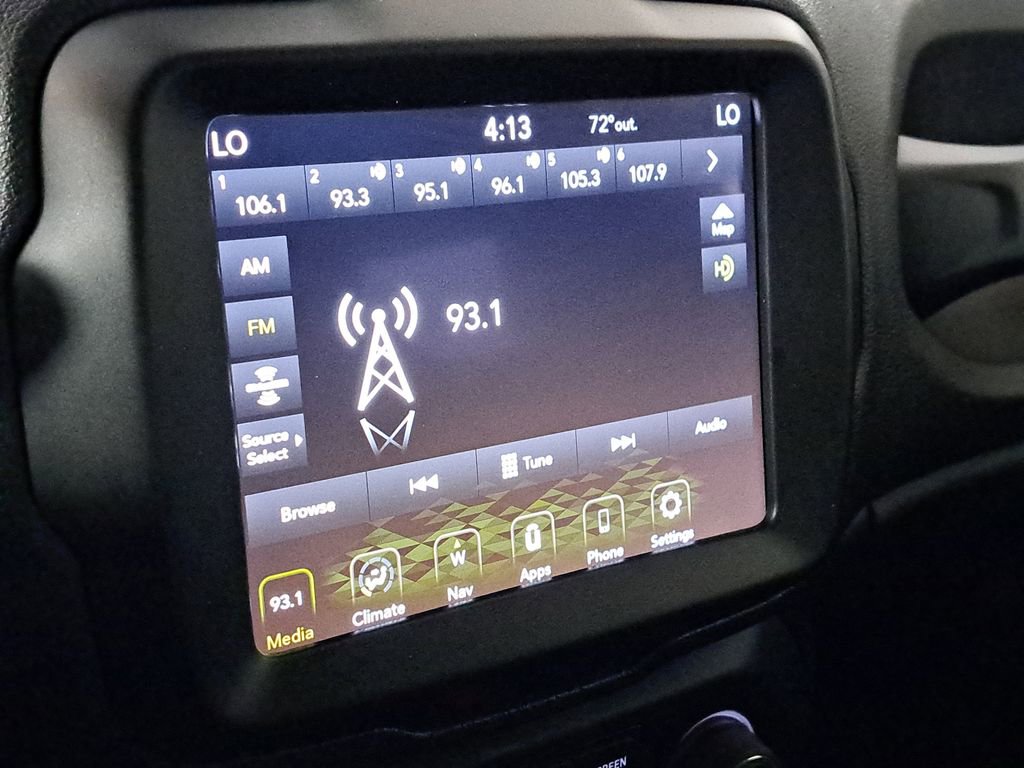 Used 2020 Jeep Renegade Altitude w/ UConnect 8.4 Nav Group image 17