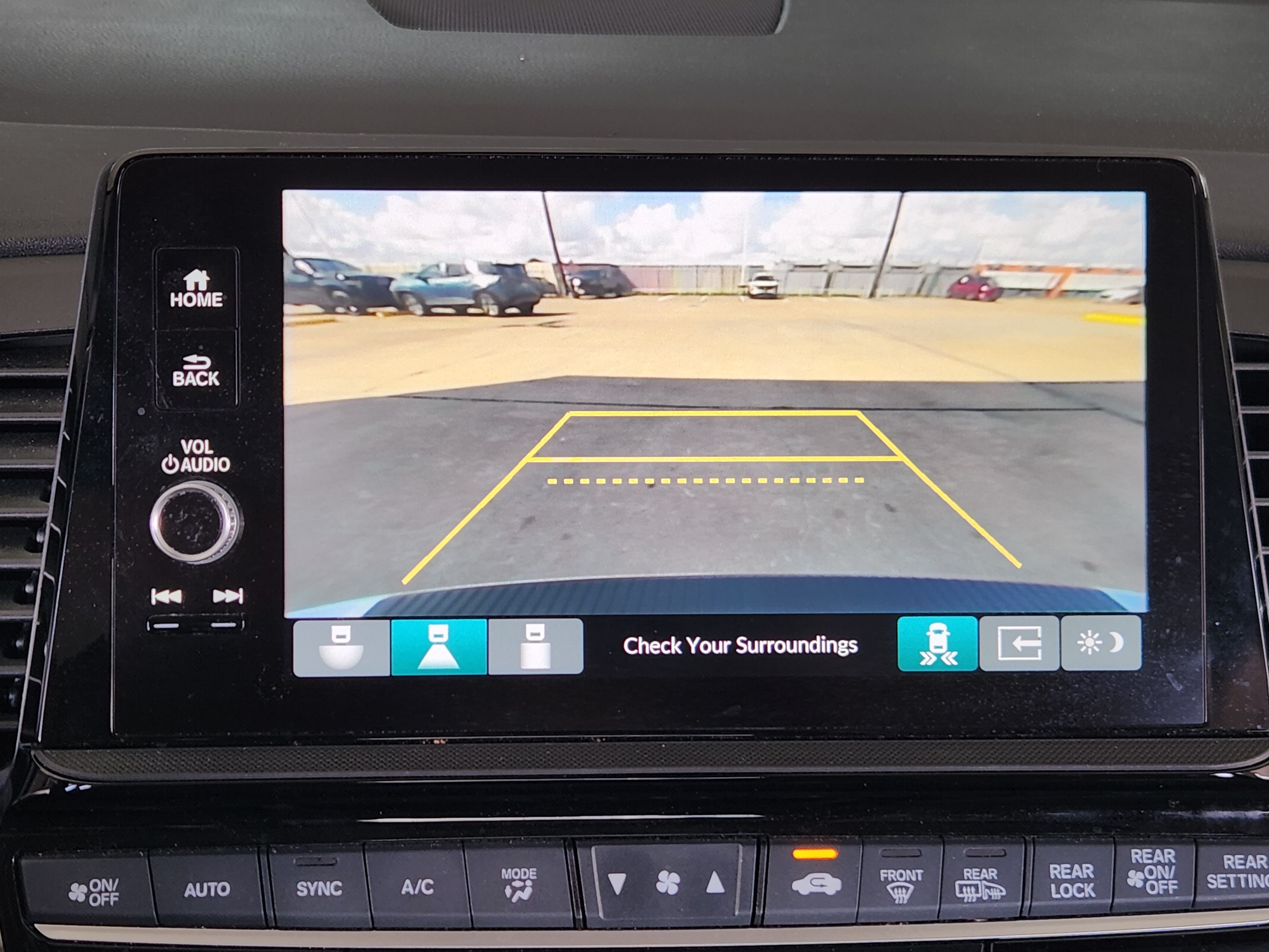 Used 2025 Honda Odyssey Touring image 16