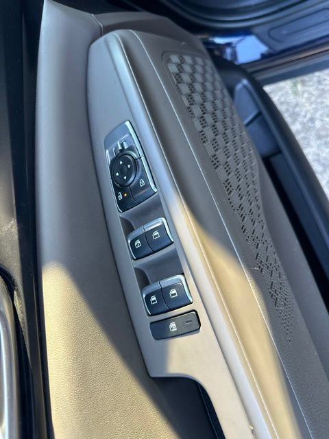 Used 2026 Kia Carnival LXS FWD image 11