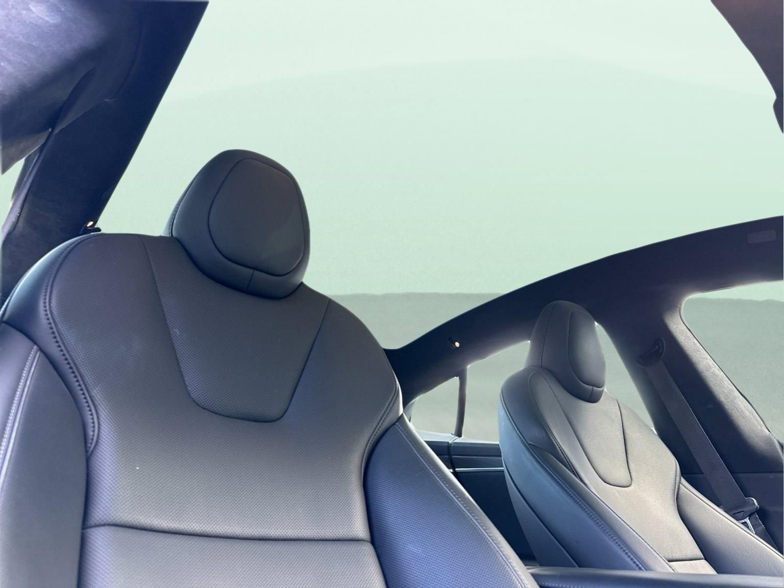 Used 2021 Tesla Model S Plaid image 16