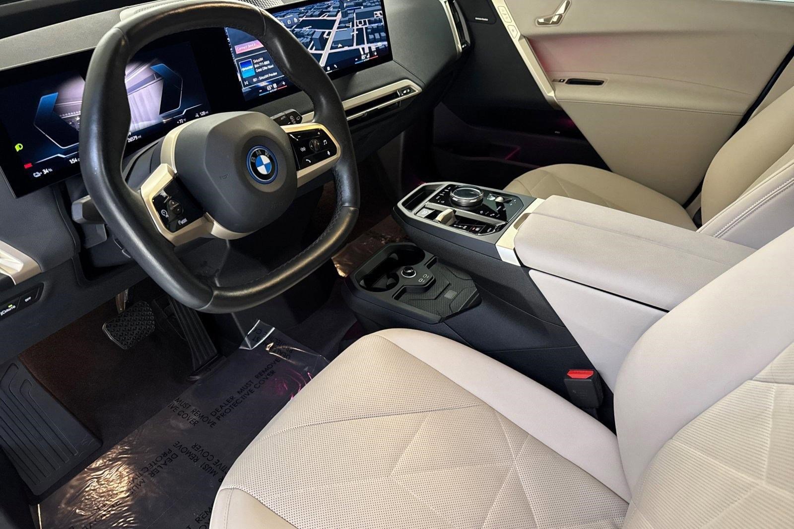 Used 2024 BMW iX xDrive50 w/ Sport Package image 4