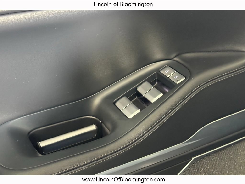 Used 2025 Lincoln Navigator L Reserve AWD/4WD image 19