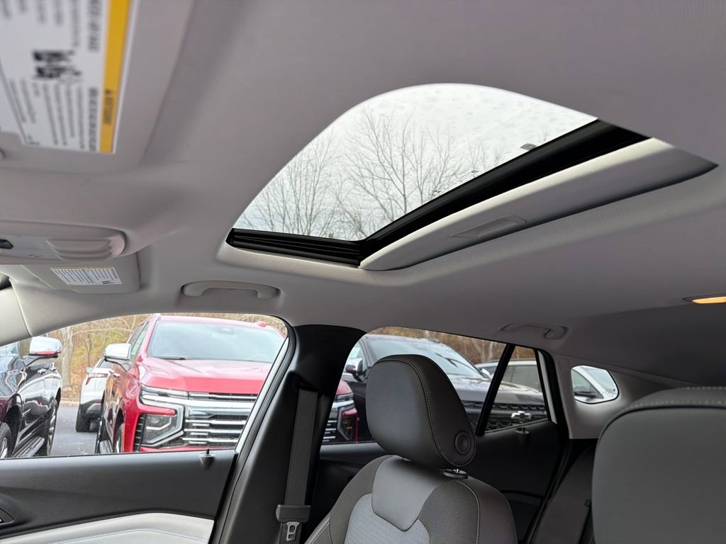 New 2025 Chevrolet Trax LT w/ Sunroof Package image 21
