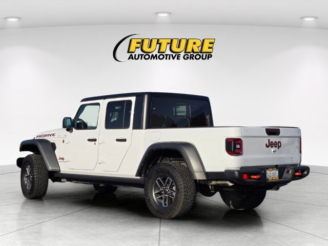 Used 2025 Jeep Gladiator Mojave w/ Convenience Group AWD/4WD image 6
