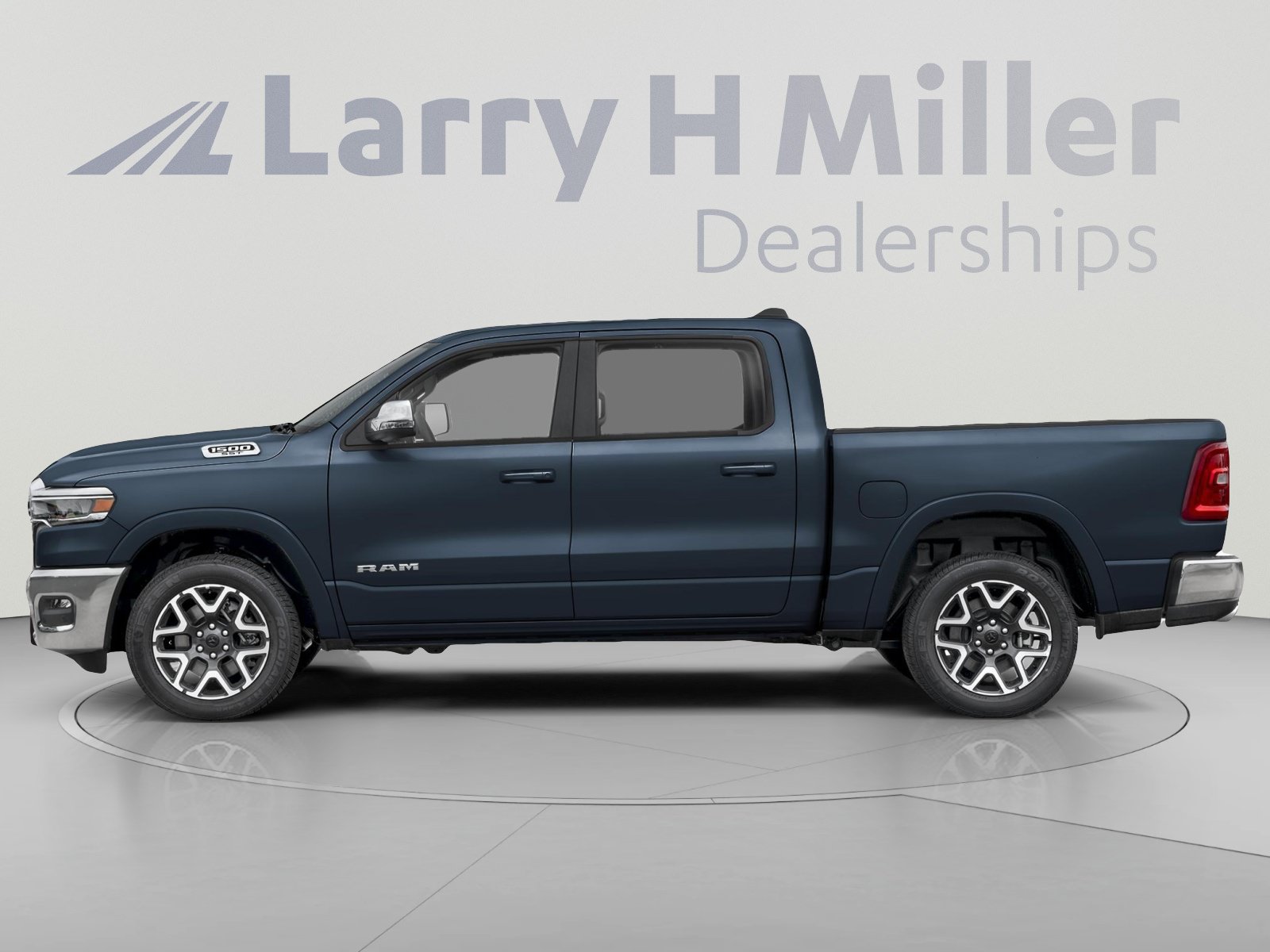 New 2027 RAM 1500 Laramie w/ Laramie Preferred Package AWD/4WD image 3