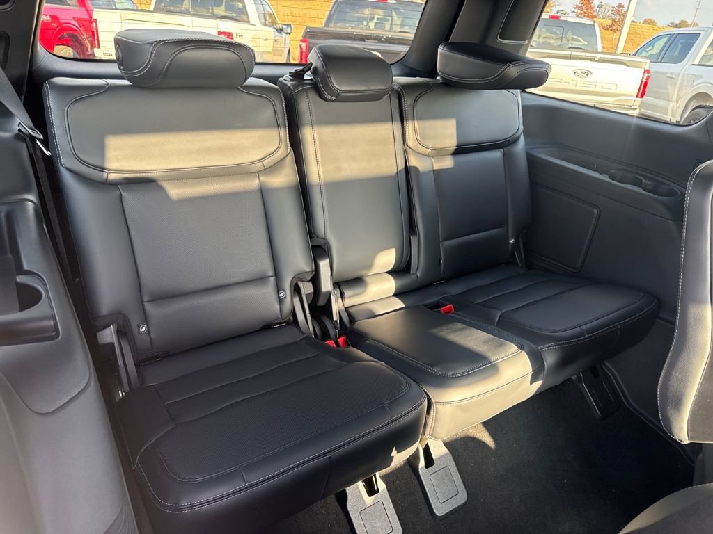 New 2025 Ford Expedition Platinum w/ Stealth Performance Package AWD/4WD image 13