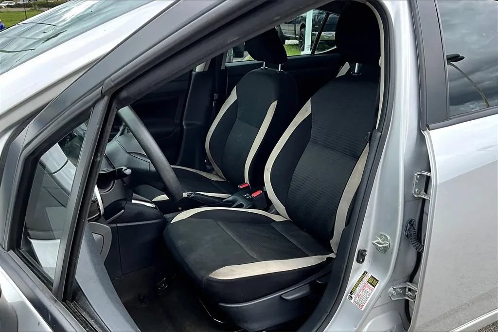 Used 2022 Nissan Versa SV w/ Electronics Package FWD image 22