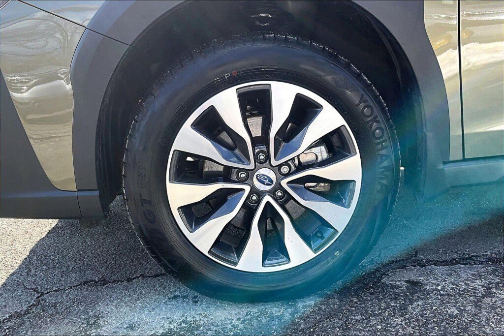 Certified 2025 Subaru Outback Touring XT w/ Tech Package 2 image 17