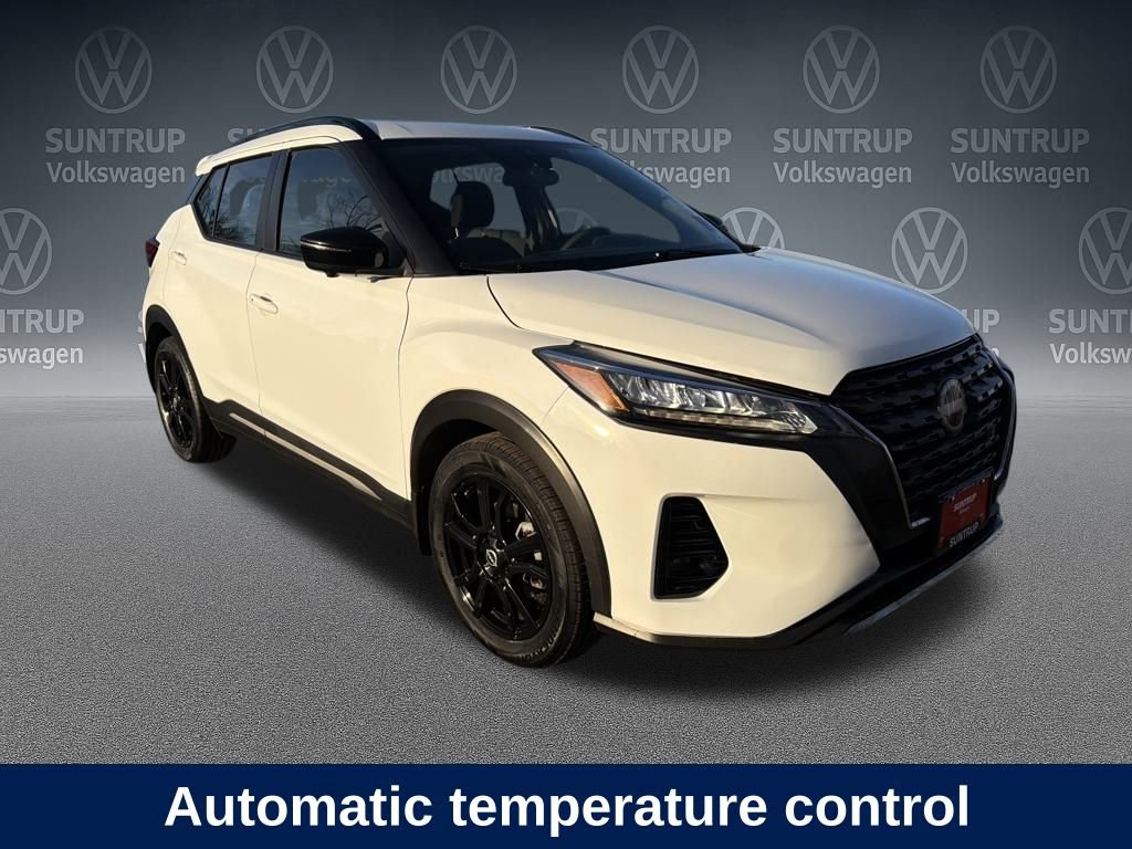 Used 2023 Nissan Kicks SR image 9