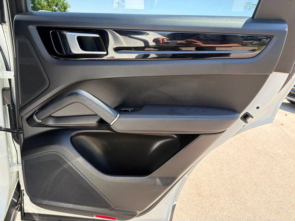 Used 2020 Porsche Cayenne AWD/4WD image 13