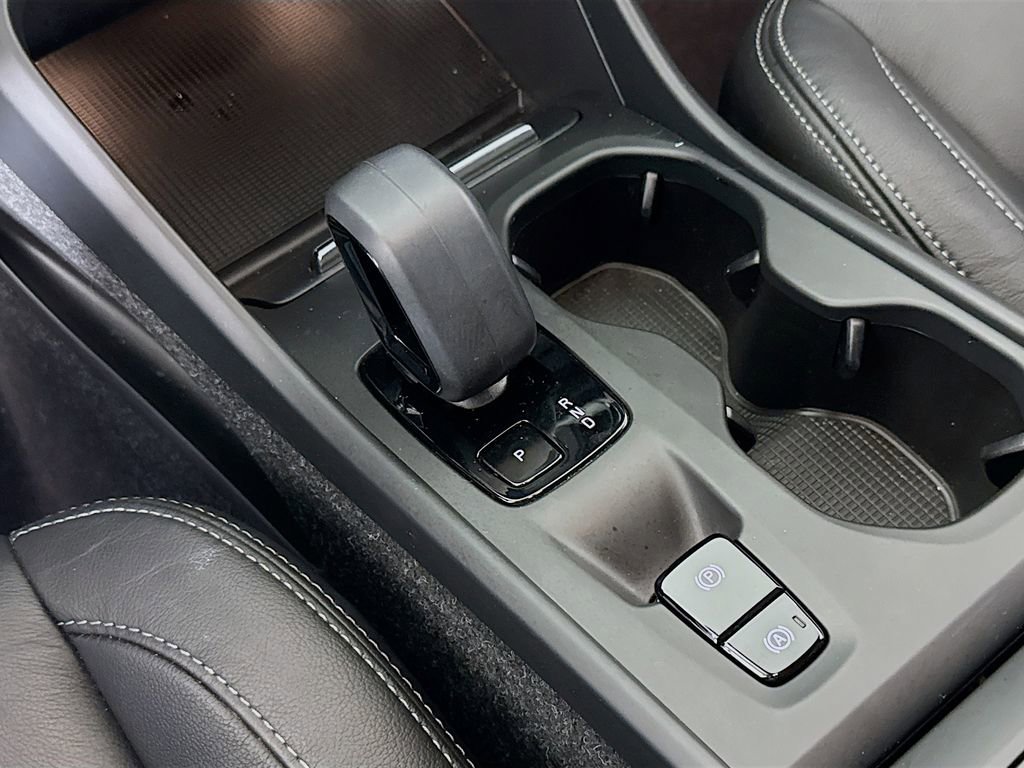 Used 2023 Volvo XC40 B5 Core w/ Convenience Package image 17