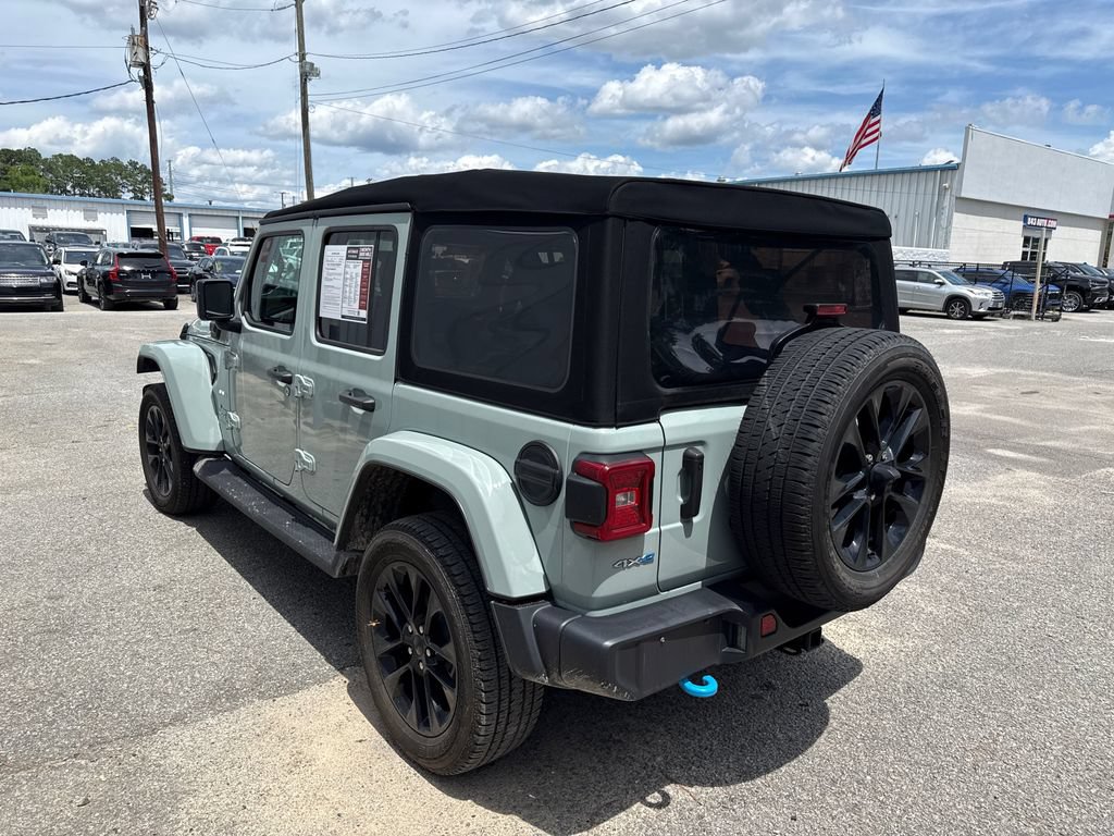 Used 2023 Jeep Wrangler Unlimited Sahara w/ Cold Weather Group AWD/4WD image 6