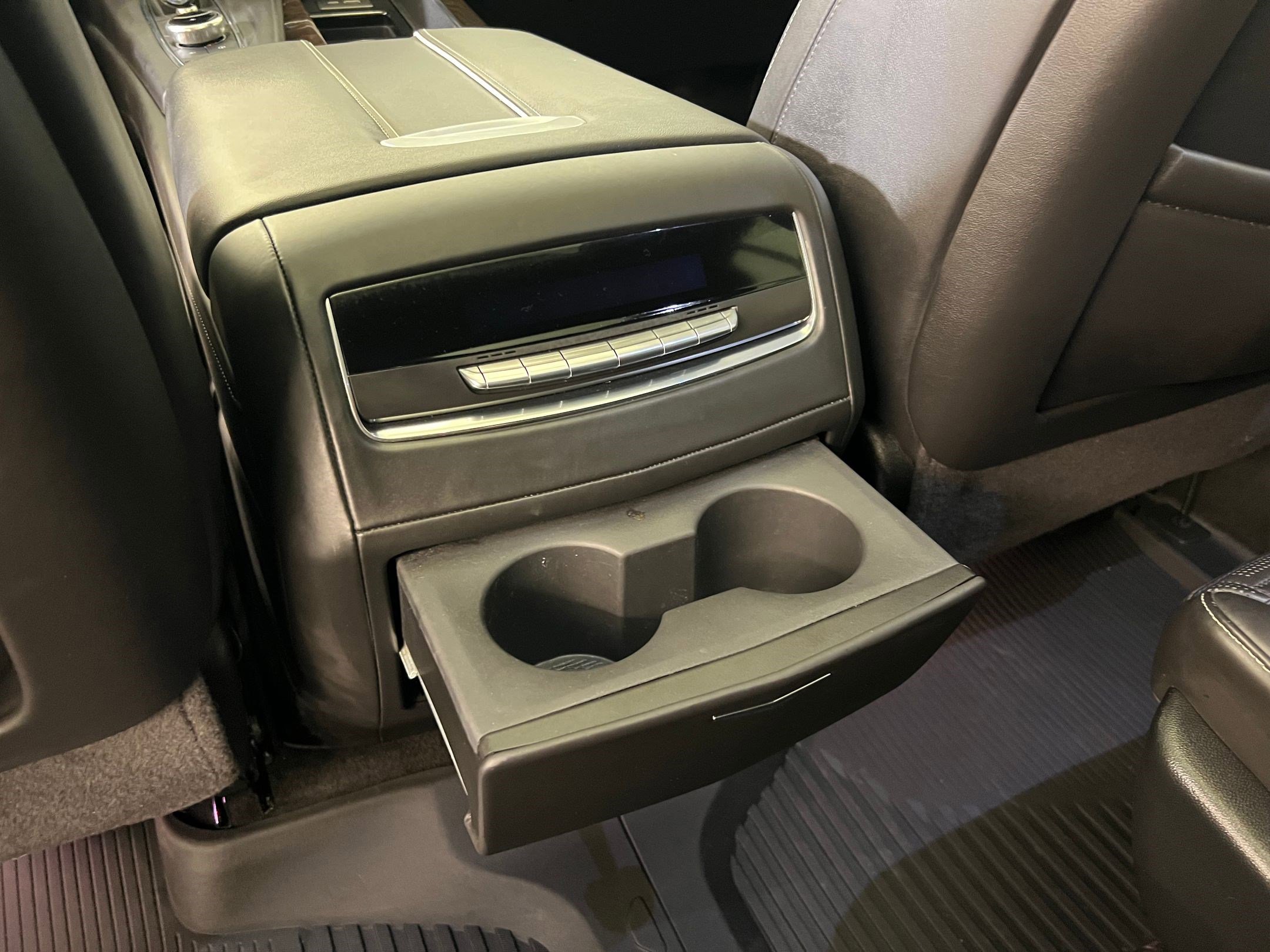 Used 2023 Cadillac Escalade Sport Platinum w/ Heavy-Duty Trailer Package image 35