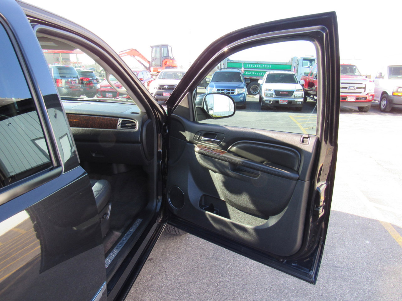 Used 2013 GMC Yukon XL Denali image 27