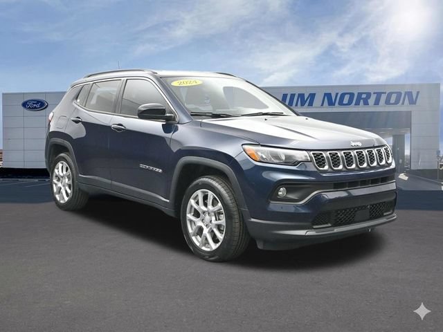 Used 2024 Jeep Compass Latitude AWD/4WD image 18