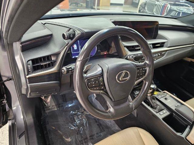 Used 2021 Lexus ES 300h w/ Premium Package FWD image 7